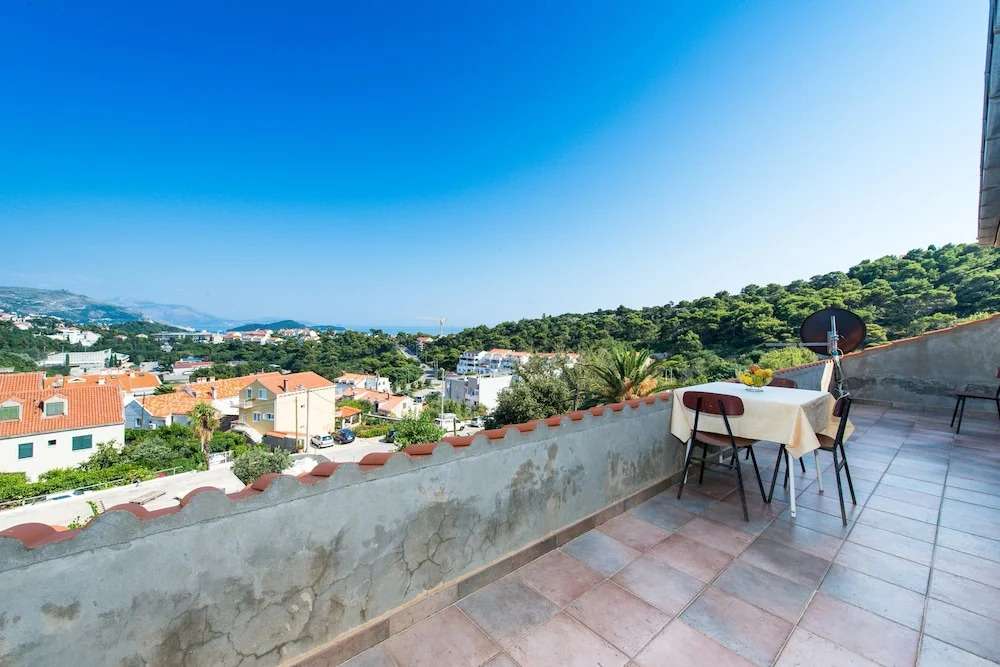 Apartments & Rooms Tapera