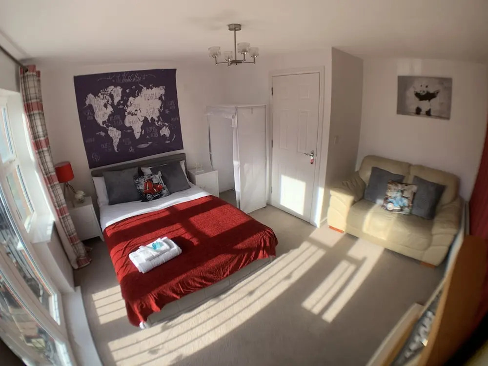 Harpers Brook  5 bedrooms TV Netflix