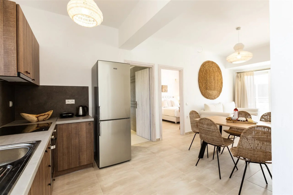 Cyano Hotel
