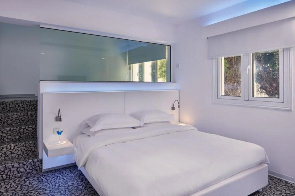 So White Beach Resort