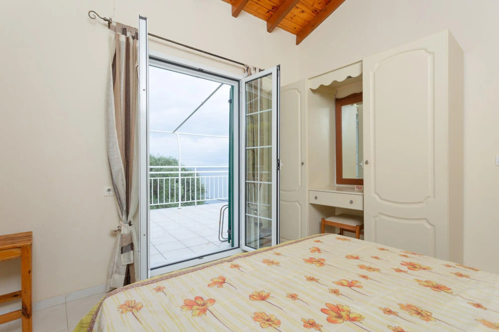 Villa Thalassa Large Private Pool Walk to Beach Sea Views A C Wifi Car Not Required - 920