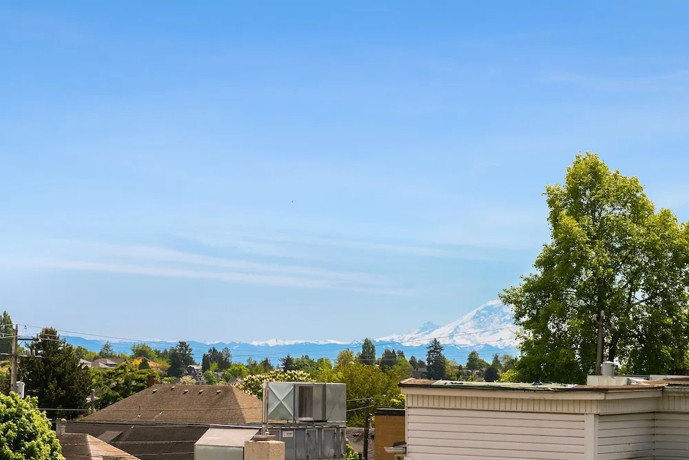 Seattle Vacation Home: The Parsonage