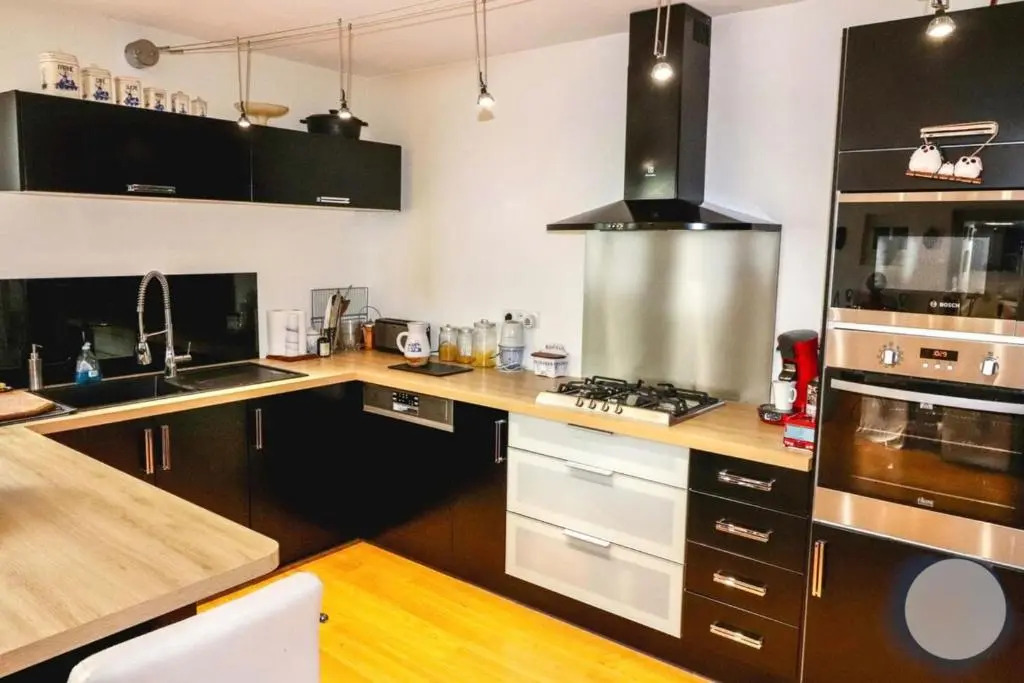 Air-Conditioned Townhouse With 2 Bedrooms Furnished Terrace & Garden