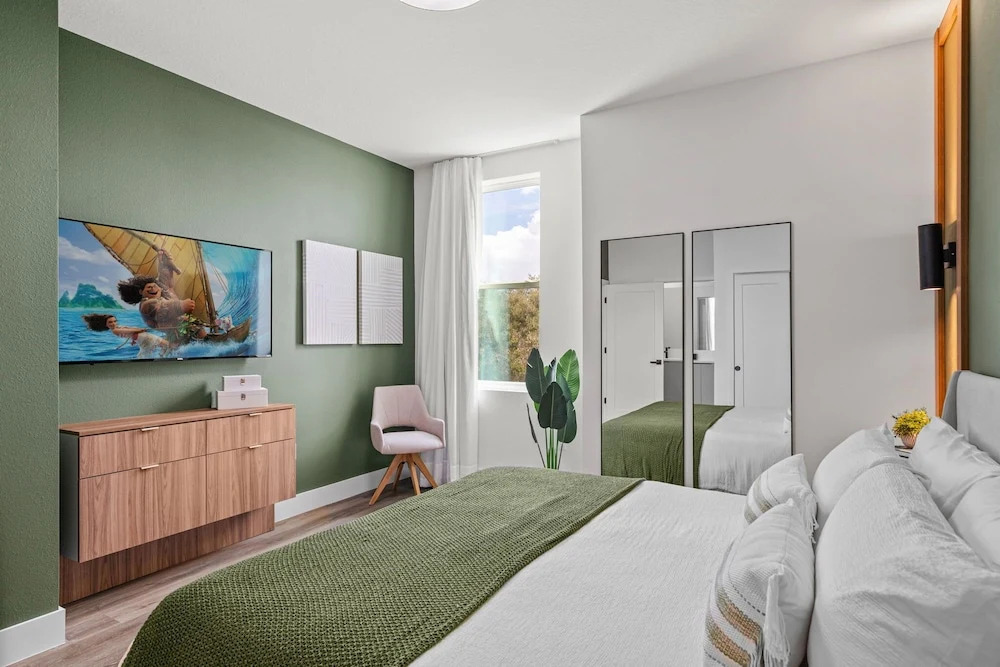 Stylish Home 15 Min to Magic