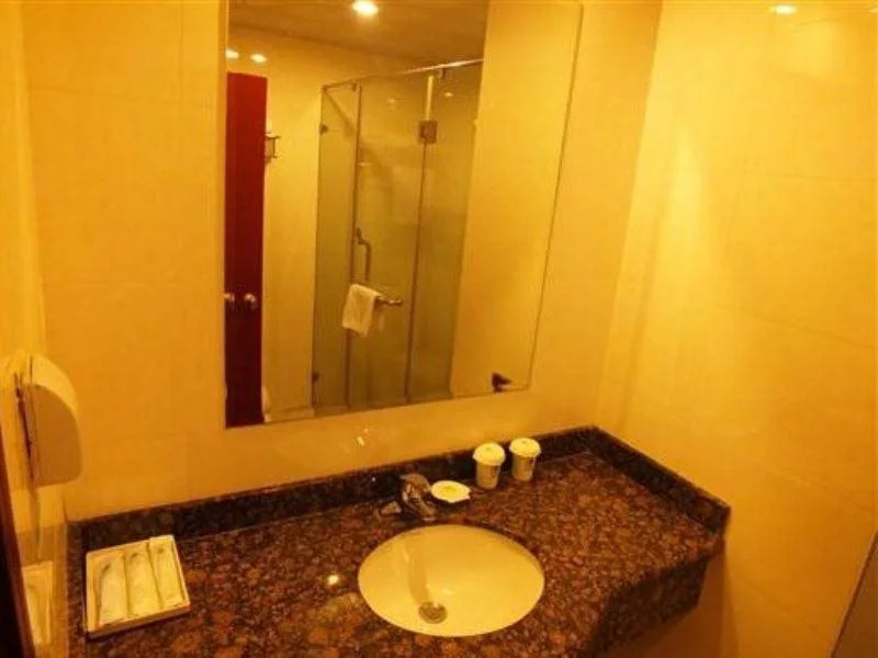 GreenTree Inn Shanghai Changyang Road Business Hotel