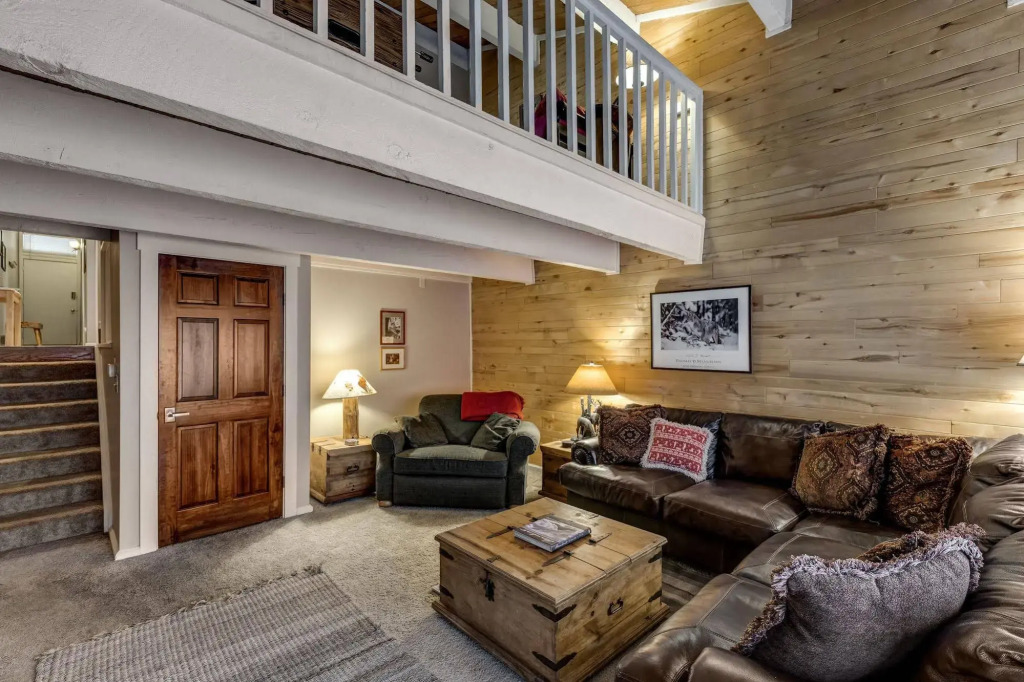 Family Friendly spacious split level townhouse in Steamboat by RedAwni