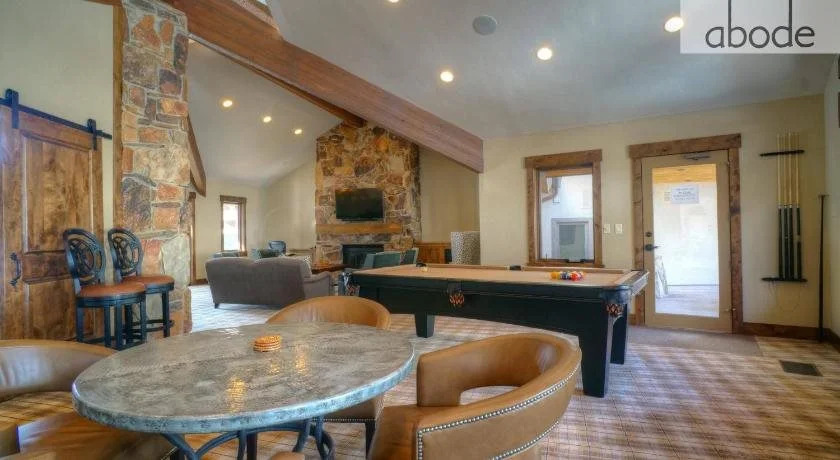 Abode At Ontario Lodge