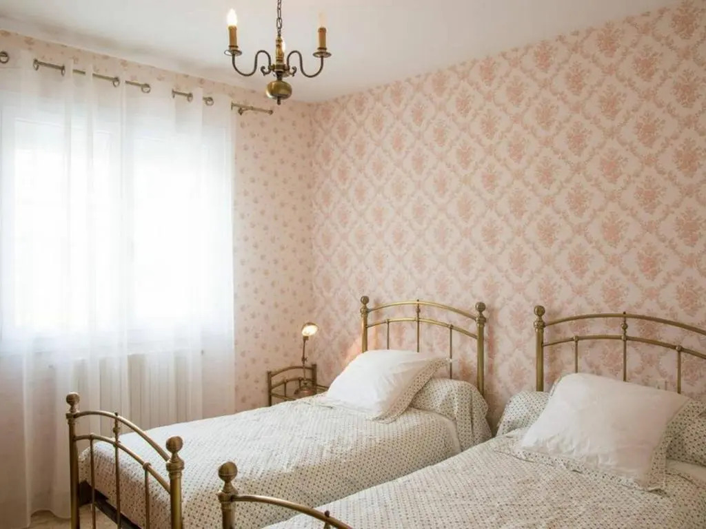 Maison rénovée avec grand jardin, proche des Sables-dOlonne, 4 chambres, terrasse et Wifi - FR-1-426-187