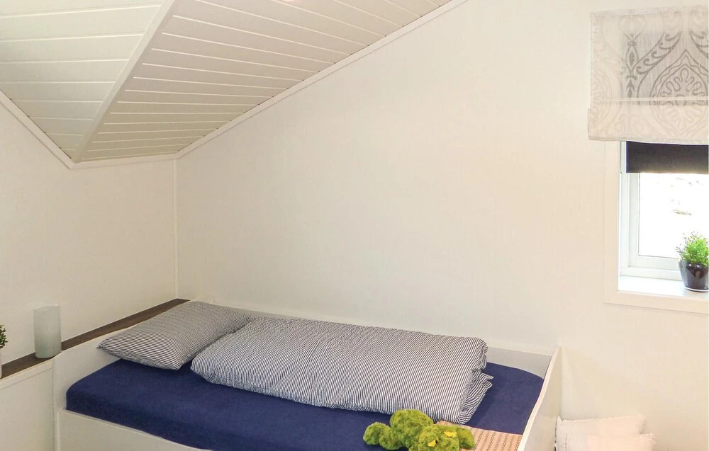 Nice Home in Strandebarm With 2 Bedrooms and Wifi