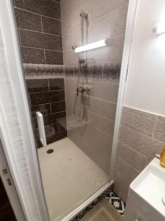 Villa des Roses - Appart T2, 31m2, 1er étage, vue jardin, "Le scandinave"