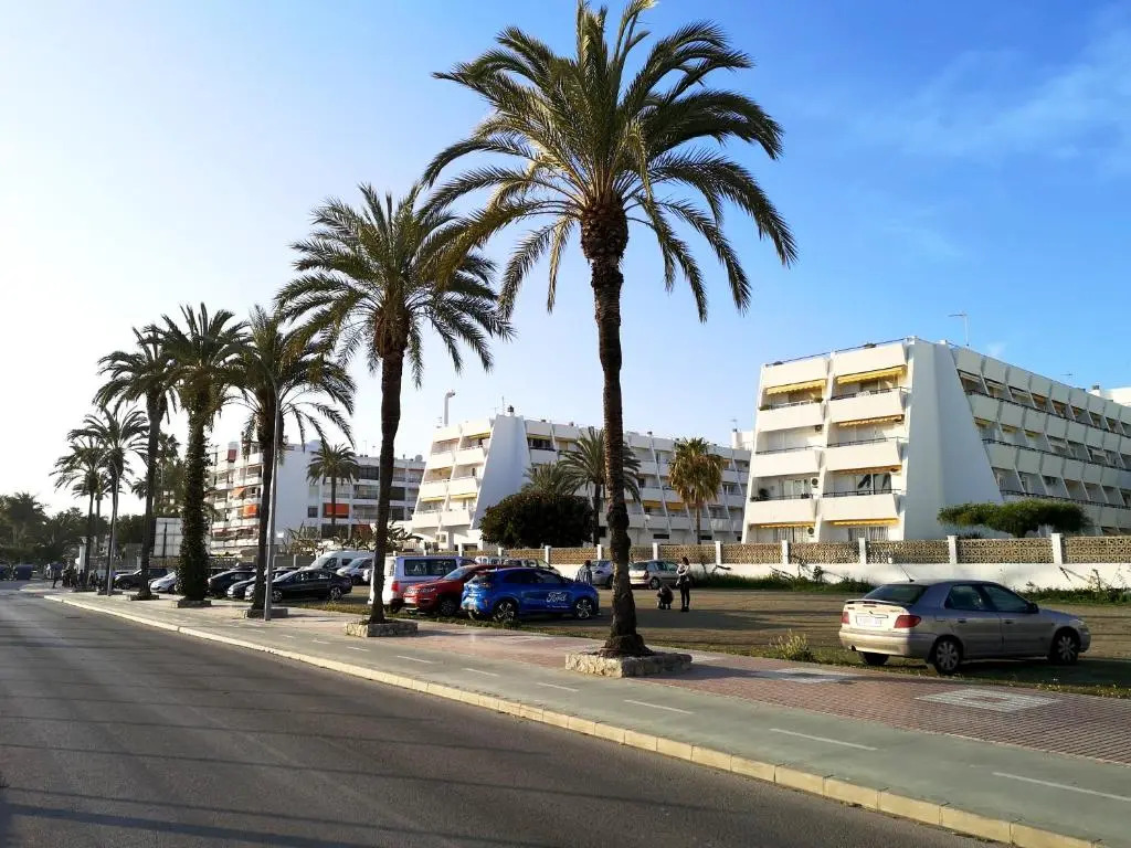 Sunny Beach View Duplex wWi-Fi Pool AC - Alojamientos La Torre