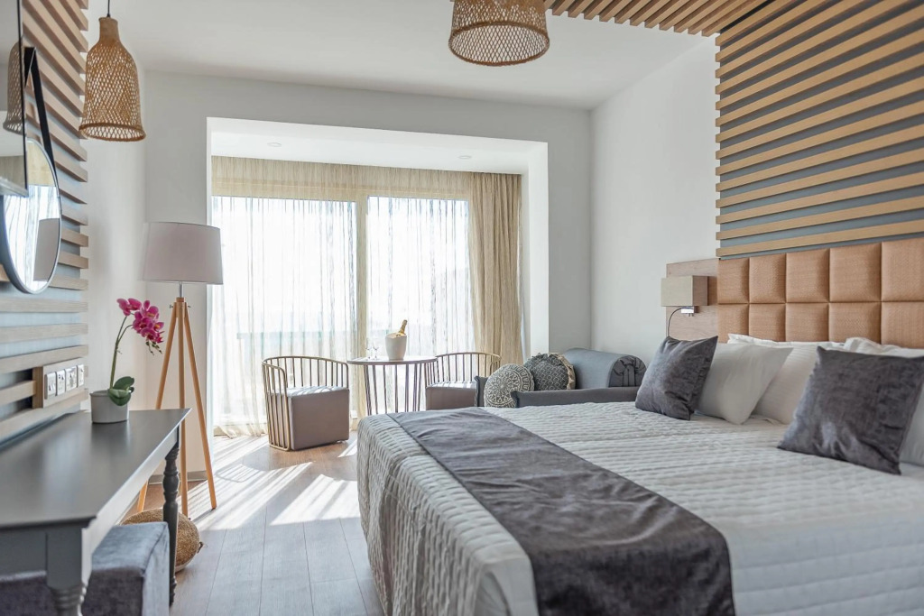 Piere - Anne Beach Hotel