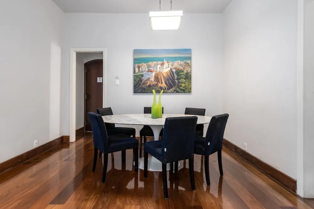 Close to the Underground and 10 Minutes From the Beach Mfb302