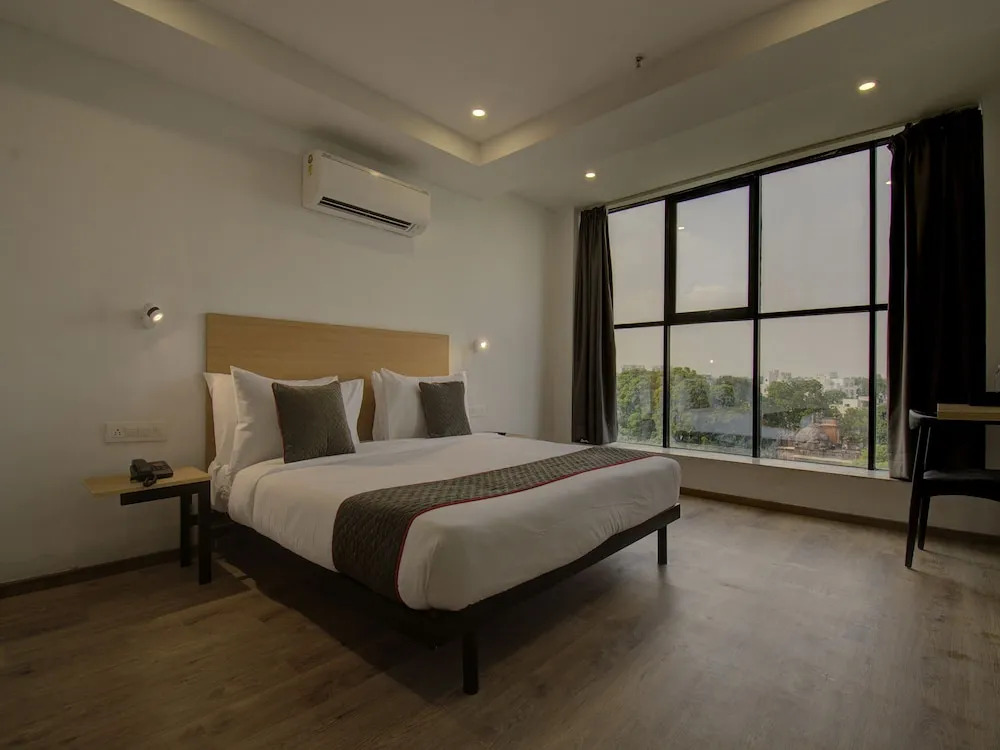 OYO Townhouse 170 Shagun Hotel