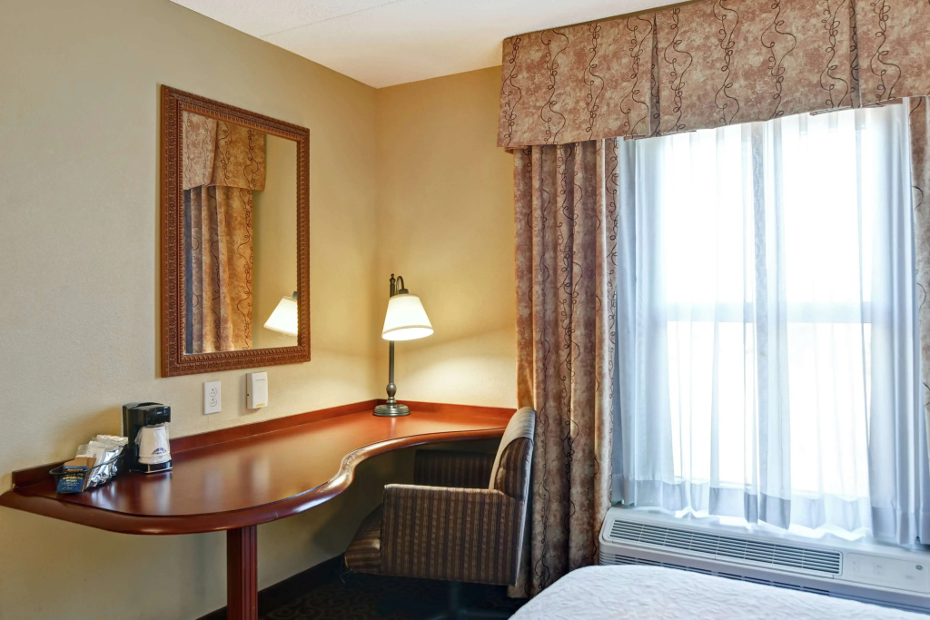 Hampton Inn and Suites Fredericksburg