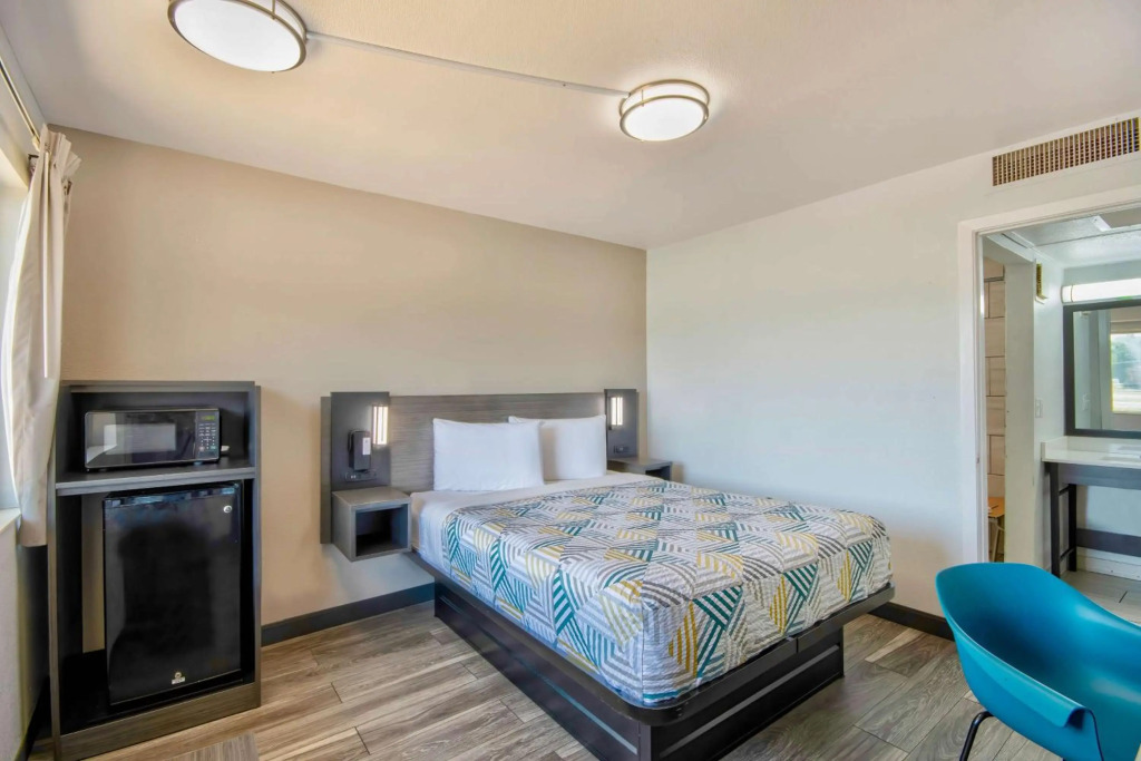 Motel 6-Russellville, AR