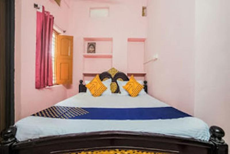 Hotel Rahul Residence