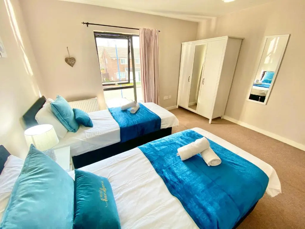 Spacious 5 bed townhouse Manchester, Salford Qauys - Two Bedroom with Parking