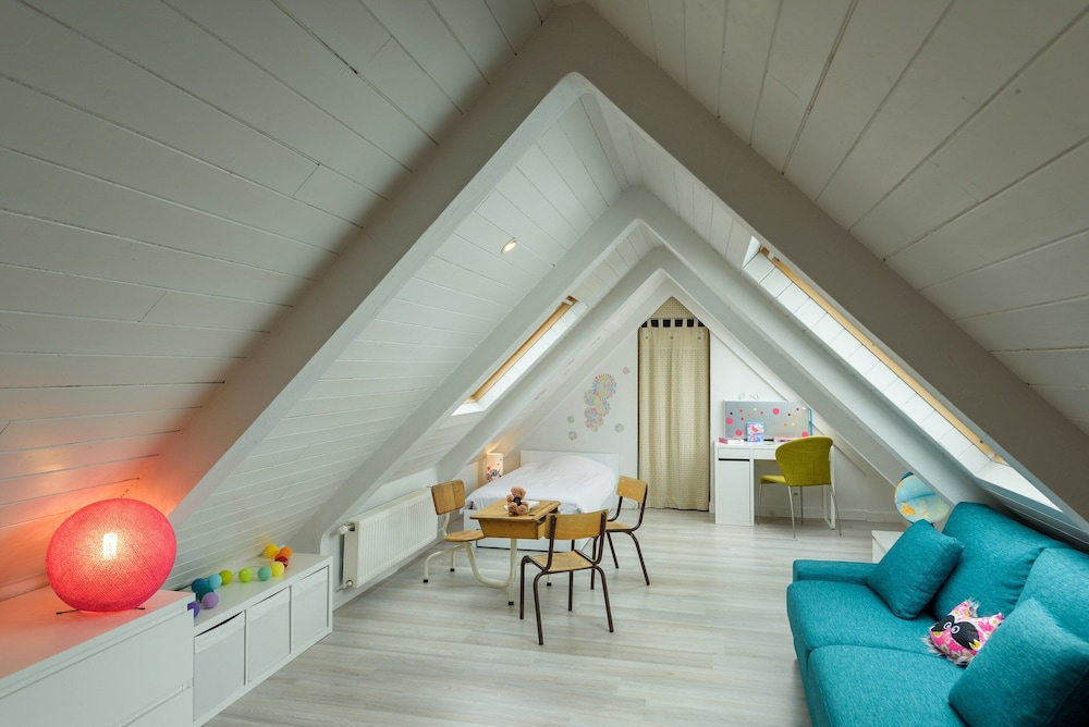 Peaceful Holiday Home in Plouguin with Indoor Pool