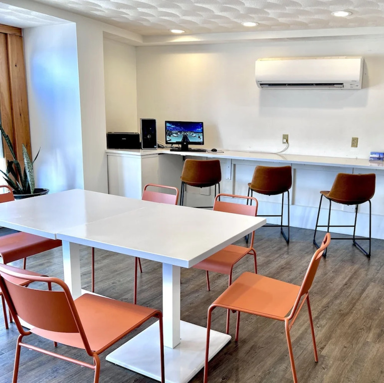 Atlantic Beach Hotel & Suites