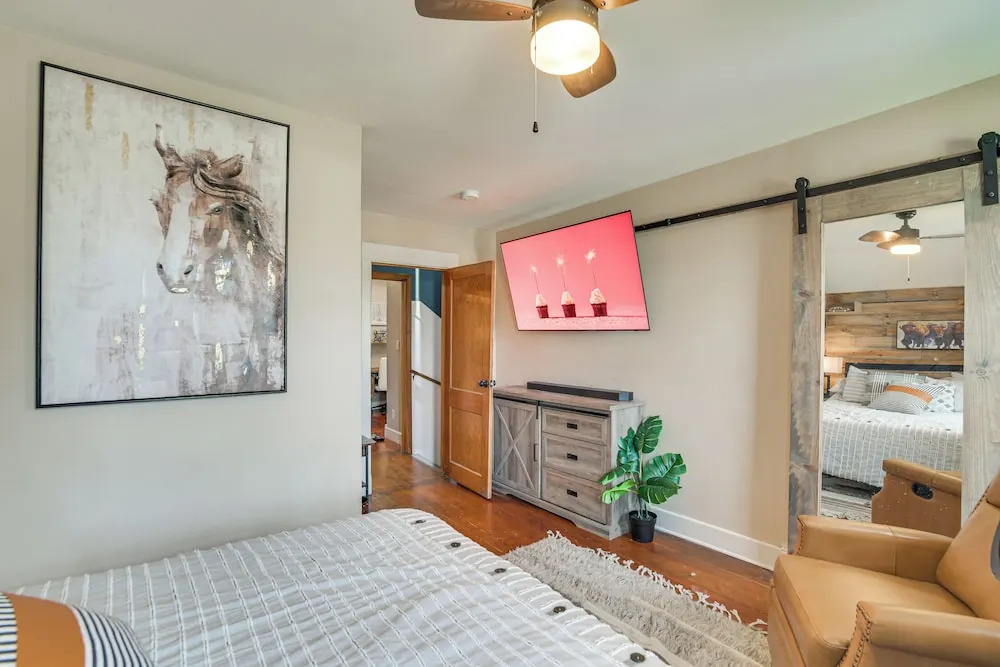 Modern Casselton Vacation Rental: 22 Mi to Fargo!