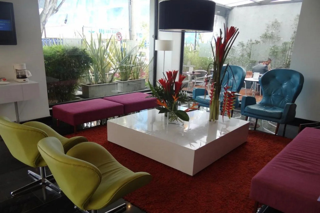 Hotel bh Parque 93