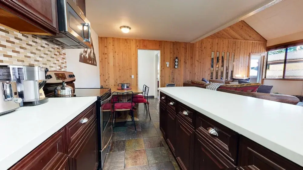 San Sierra 26 Pet-Friendly, Mountain Modern, Walk to The Village by RedAwning