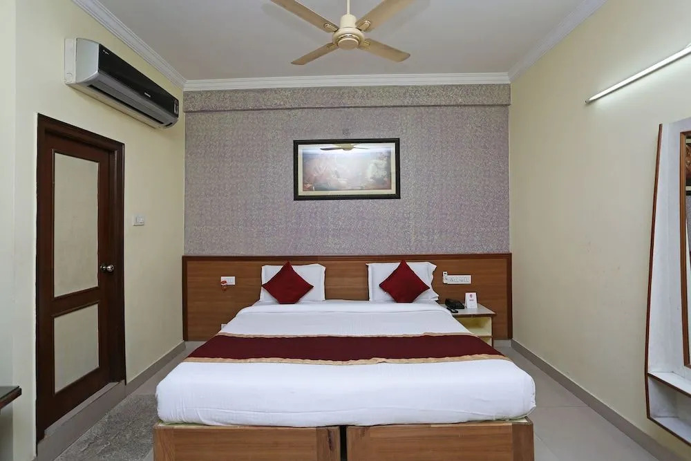 OYO 8932 Delight Inn Gachibowli