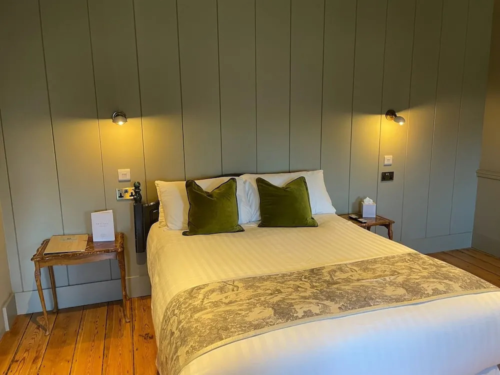 Holbrook Manor & Spa