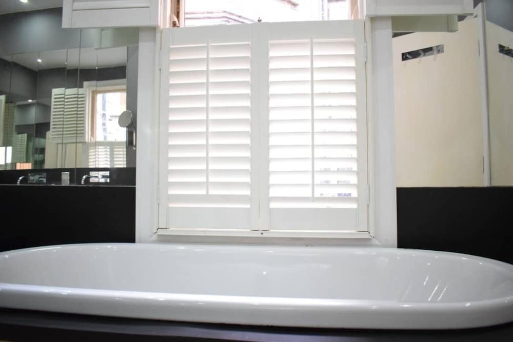 Premium Kensington Retreat 2BR En-Suite AC