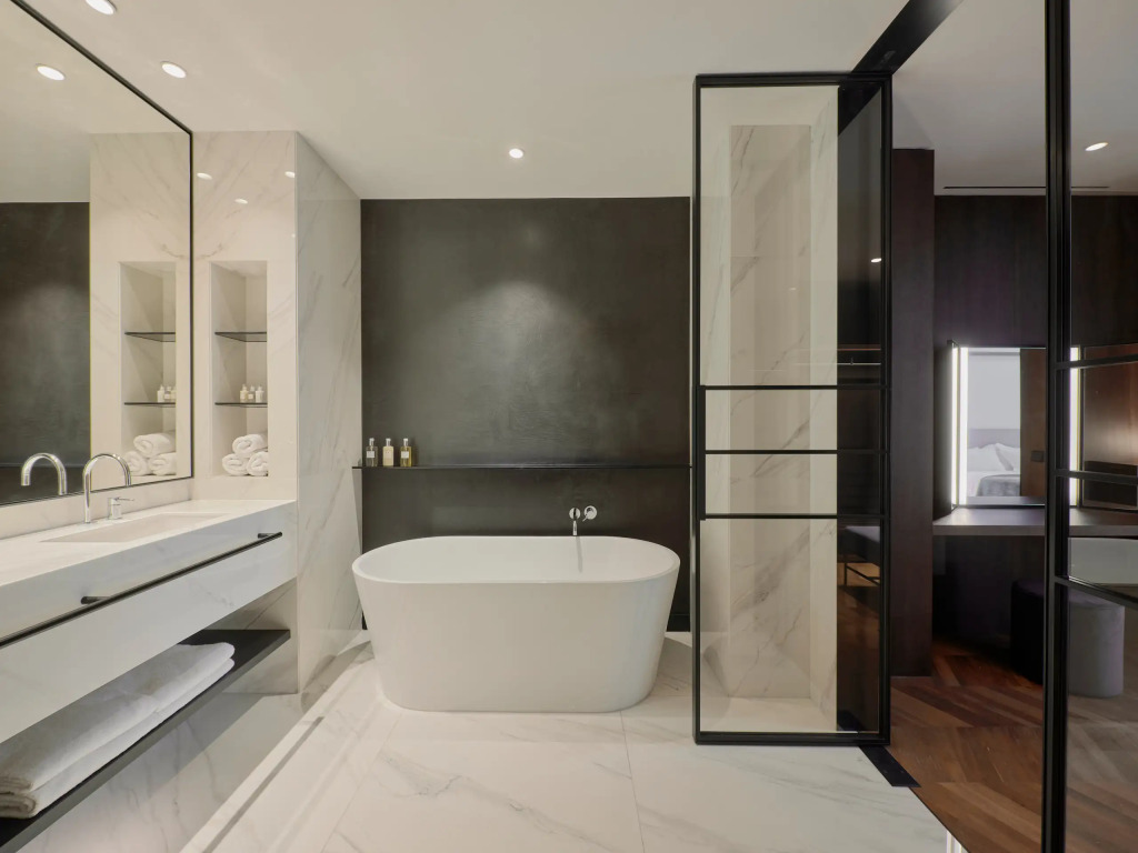Kozmo Hotel Suites & Spa - Small Luxury Hotels of the World
