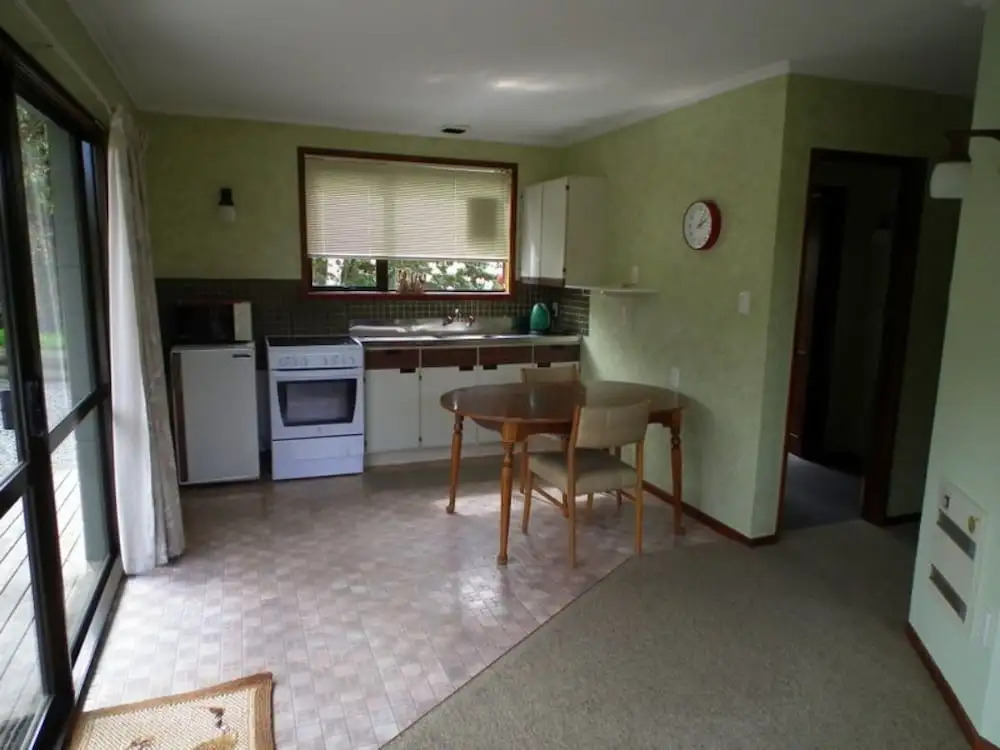 5 Chalet Cres