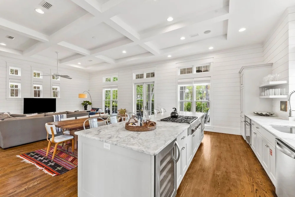 Pet Friendly Watercolor 4br Home In The Lake District 4 Bedroom Home by RedAwning