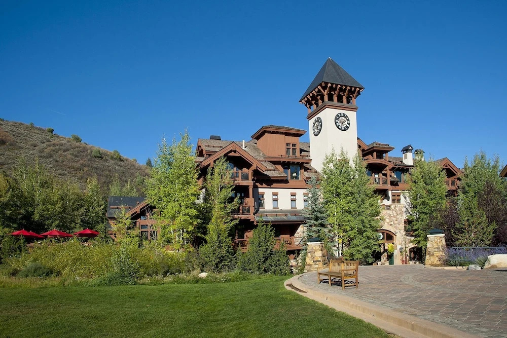 Alpine Club 2 Bedroom Condo by RedAwning