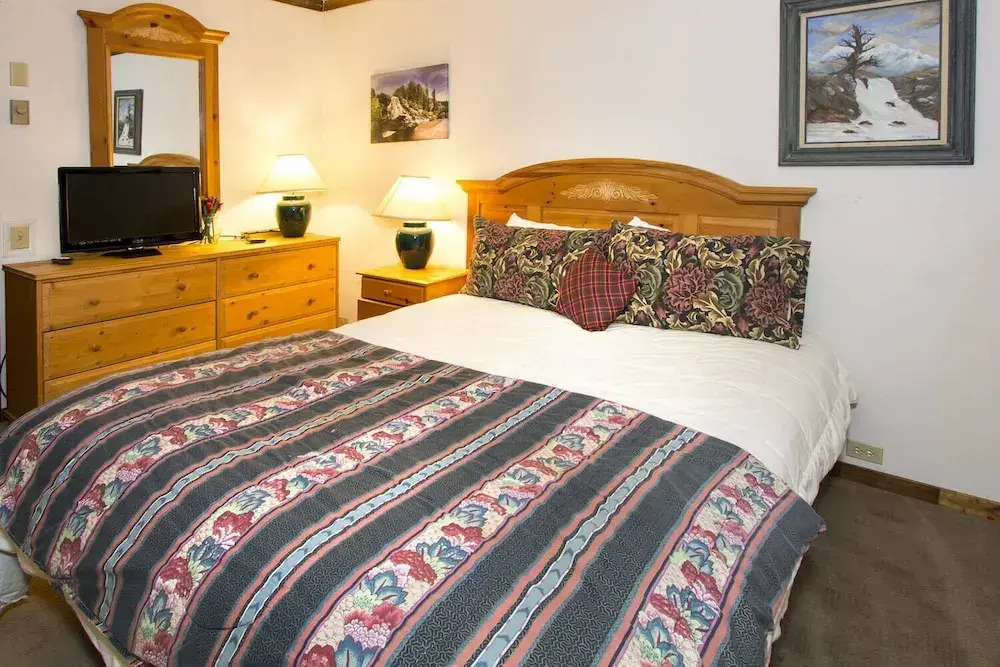 Mammoth Point 129 - Two Bedroom Condo