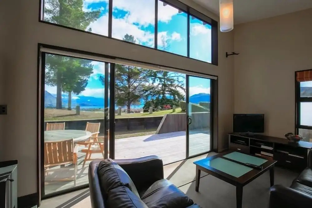Anderson Heights | Spacious Stay with lake views