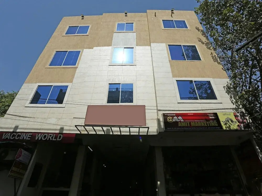 Vista Rooms at Sangam Talkies Road