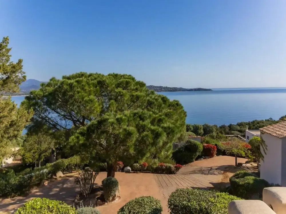 Villa for 6 by the Mediterranean Sea