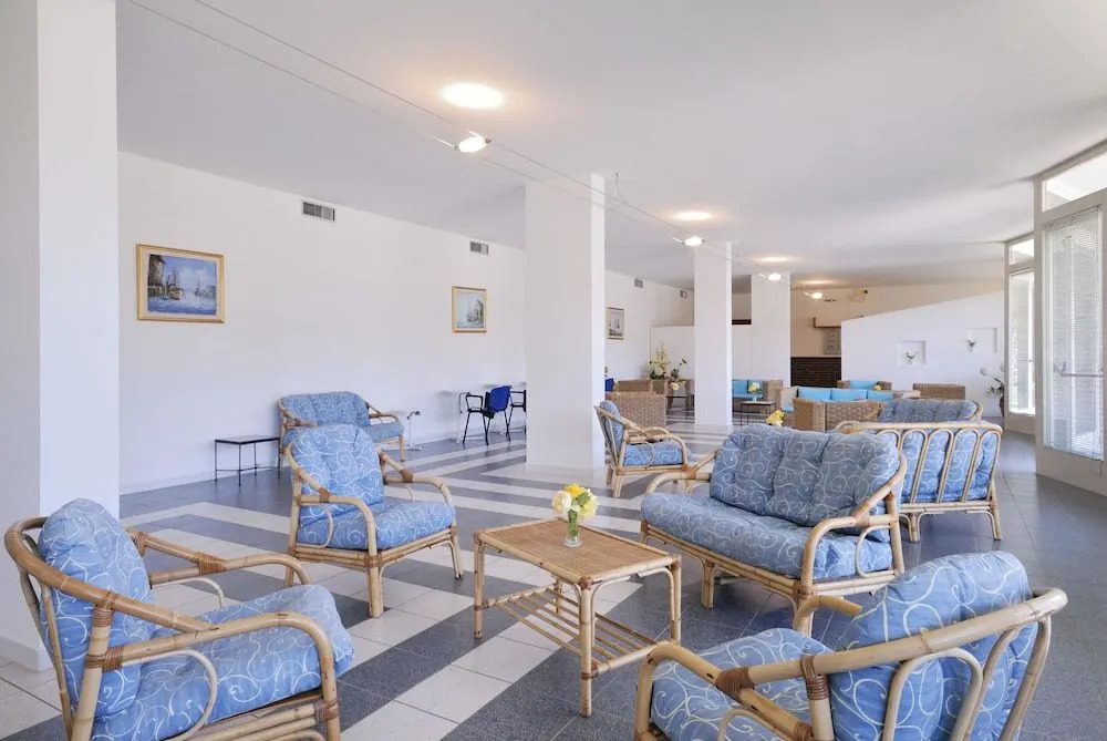 Villaggio Turistico La Cecinella