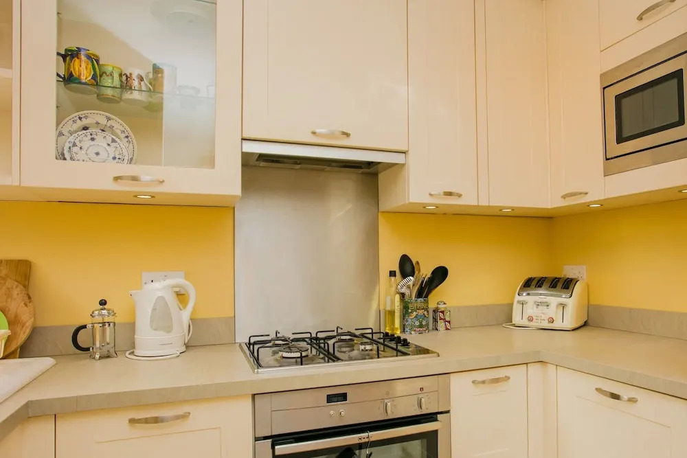 Beautiful 2 Bedroom Apartment in Kennington