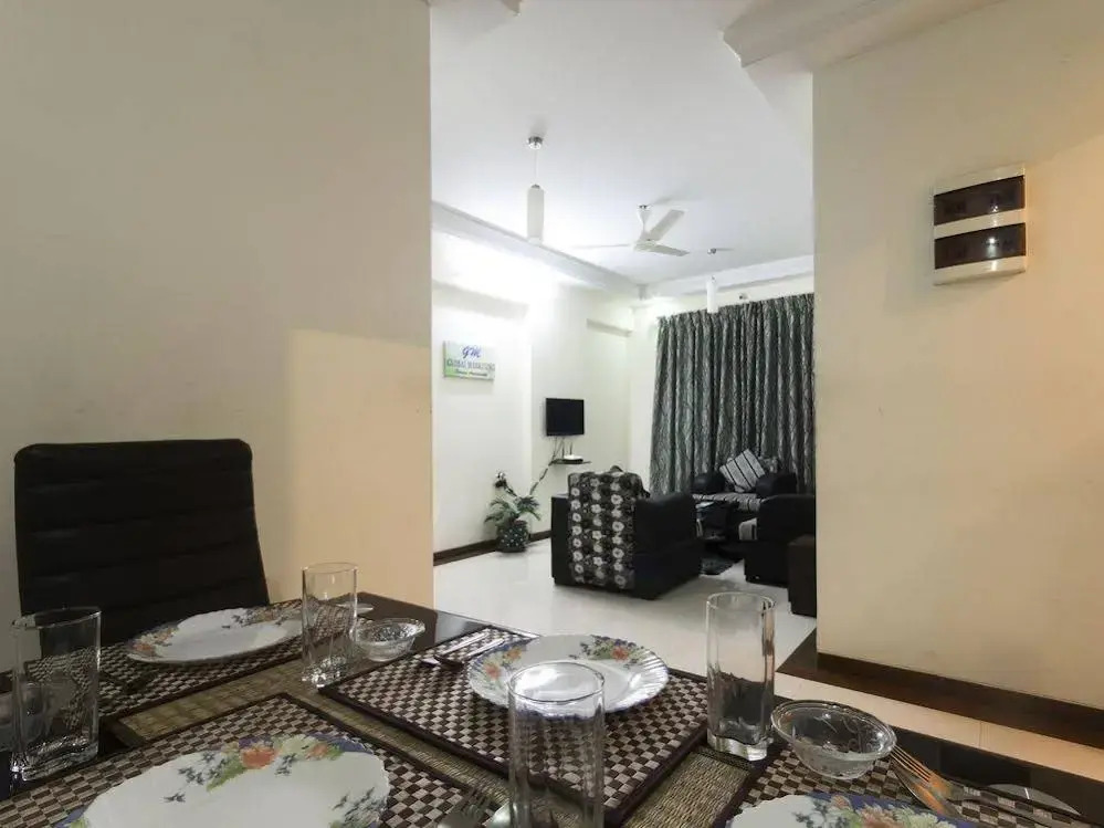 OYO Apartments Link Road Malad