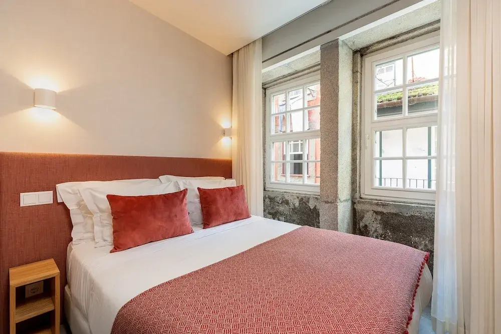 Stylish River View Apartment in Porto
