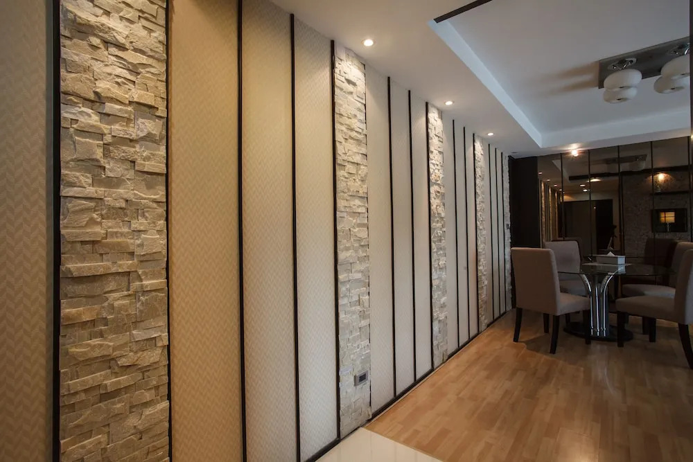 2A - 2 Bedroom Downtown Apartment With Shared Pool