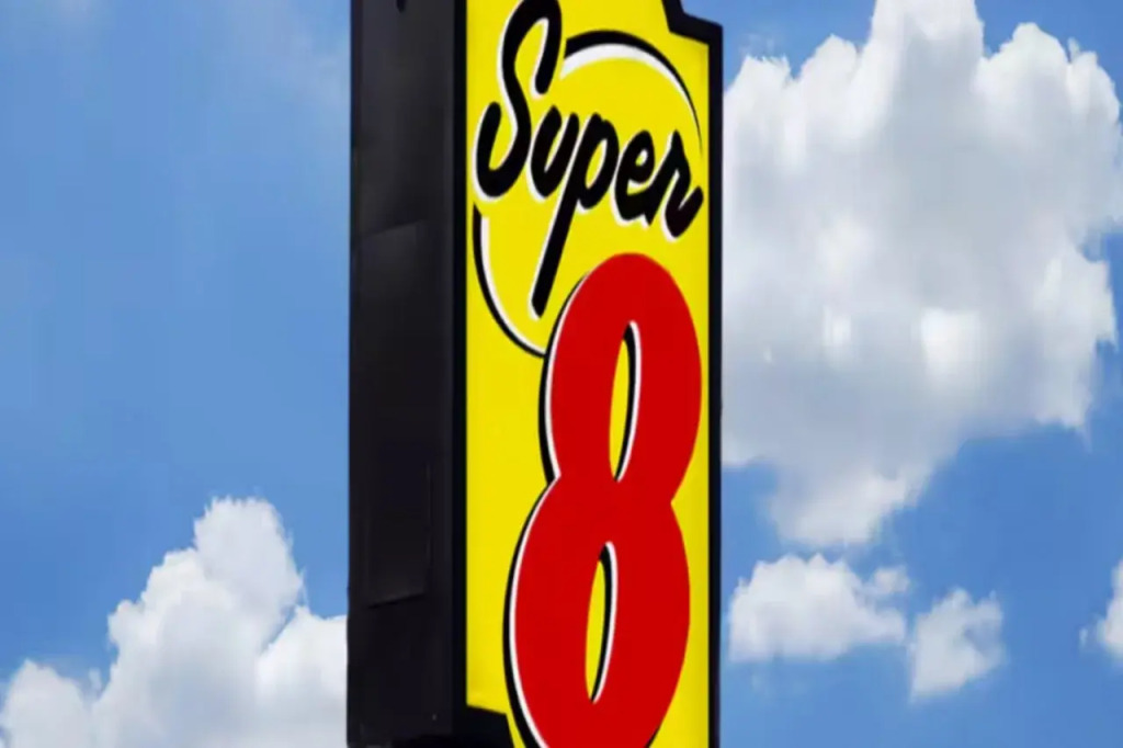 Super 8 by Wyndham Texas City - Galveston Area