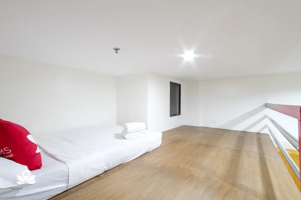 ZEN Rooms Time Travellers Makati