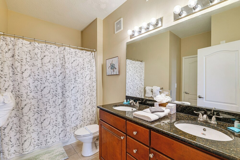 6 Mi to Disney World: Family-friendly Condo!