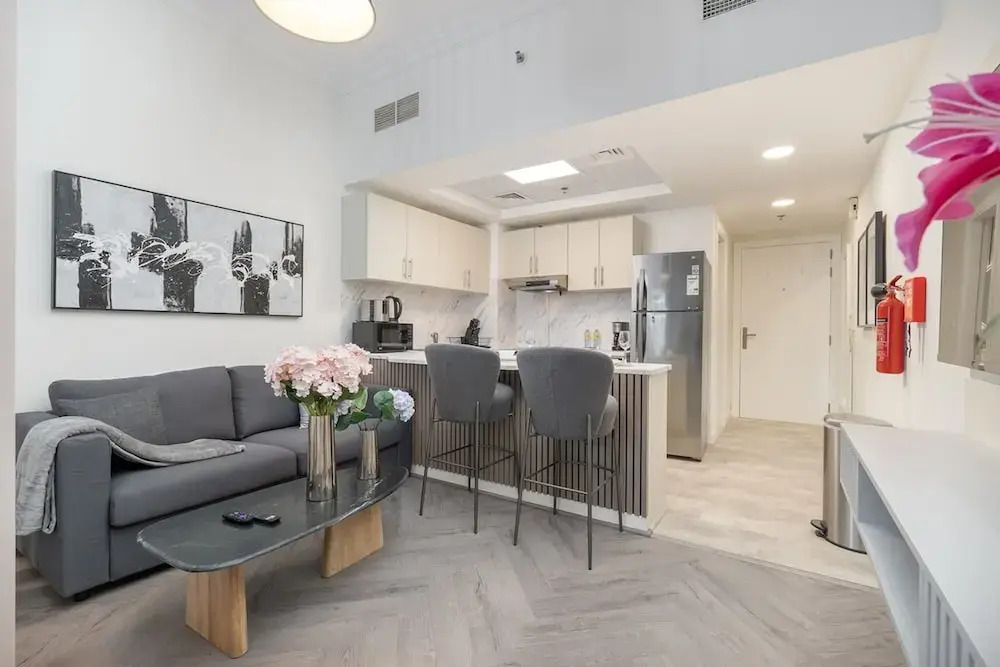 Your Dream Stay in JVC - Stylish Studio for 4