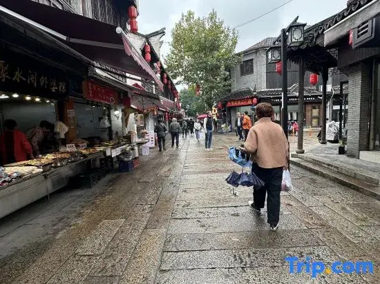 Yiyuange Hotel (Shanghai Fengjing Ancient Town)