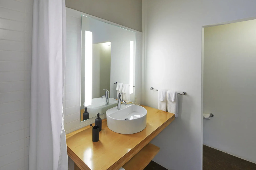 Canvas Hotel Dallas