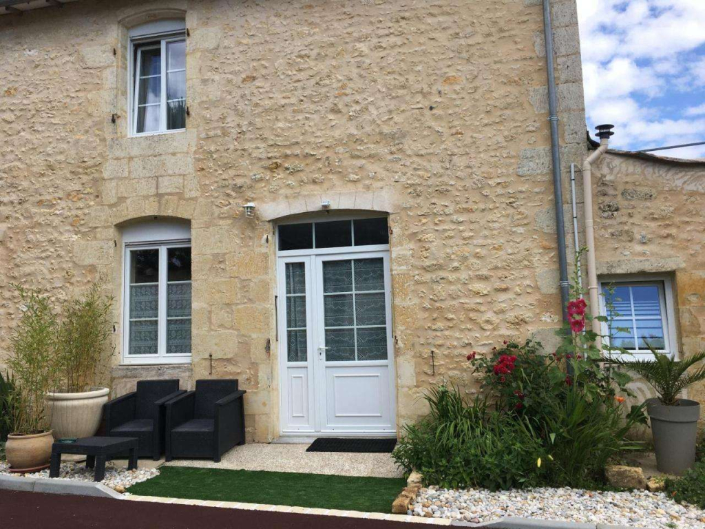Jardin darcy - chambres dhôtes avec piscine et SPA